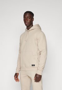 Спортивная кофта