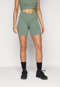 Спортивные штаны