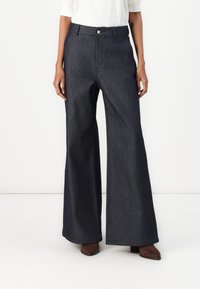 Широкие брюки