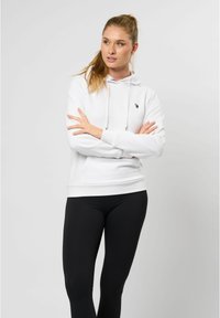 Пуловер с капюшоном