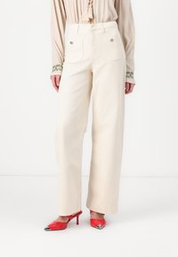 Джинсы Джинсы