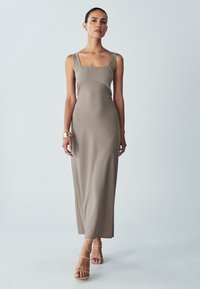 Длинное платье