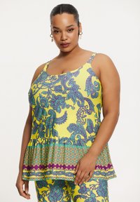 Топ на бретельках