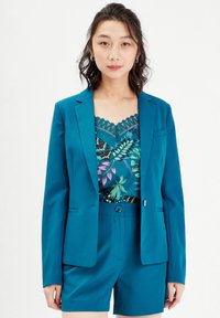 Блейзер Блейзер