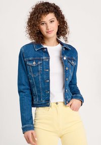 Джинсовая куртка