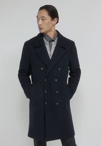 Шерстяное пальто