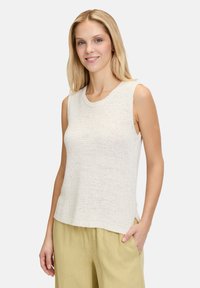 Пуловер без рукавов