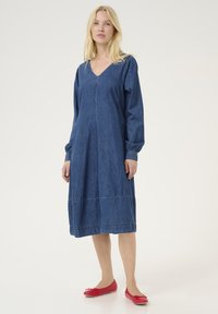 Джинсовое платье