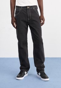 Прямые джинсы Прямые джинсы