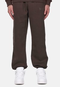 Спортивные штаны