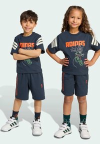 Спортивные штаны