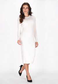 Платье футляр