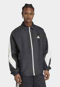 Спортивная куртка