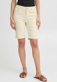 Джинсовые шорты