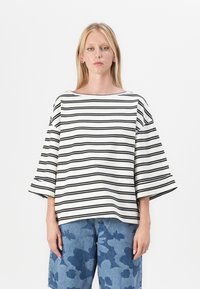 Майка с рукавом три четверти