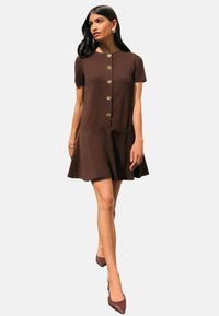 Короткое платье