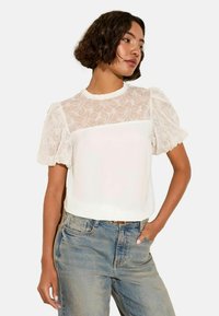 Кружевная блузка