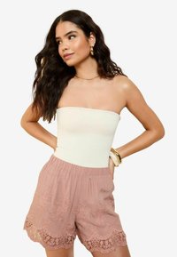 Шорты Шорты