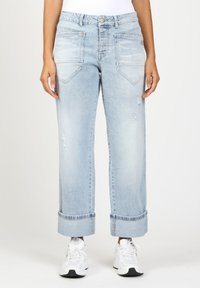 Свободные джинсы