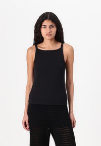 Топ на бретельках