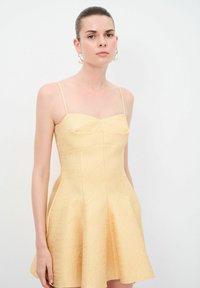 Коктейльное платье