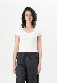 Футболка Футболка