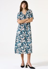 Летнее платье