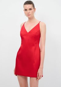 Короткое платье