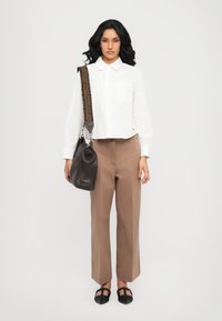 Кожаная сумка Кожаная сумка