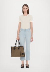 Кожаная сумка Кожаная сумка