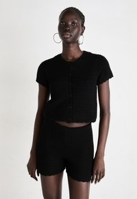 Вязаная кофта