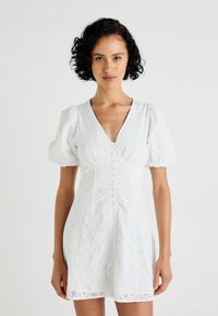 Короткое платье