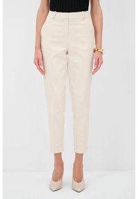 Узкие брюки