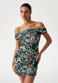 Короткое платье