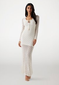 Вязаное платье