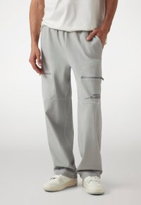 Спортивные штаны