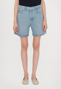 Шорты Шорты