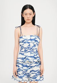 Топ на бретельках Топ на бретельках