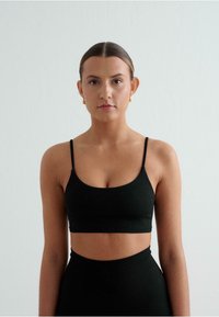 Спортивный бюстгальтер