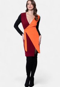 Платье футляр