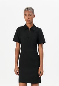 Короткое платье