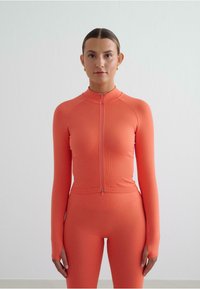 Спортивная куртка