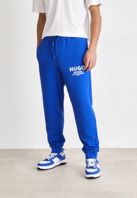 Спортивные штаны