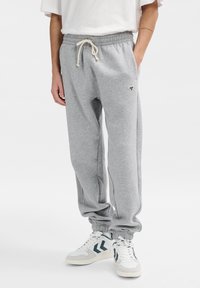 Спортивные штаны