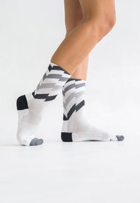 Спортивные носки