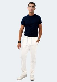 Льняные брюки