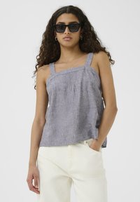 Блузка без рукавов