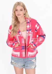 Жаккардовая вязаная кофта