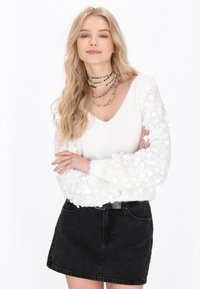 Пуловер Пуловер