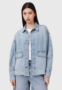 Джинсовая куртка